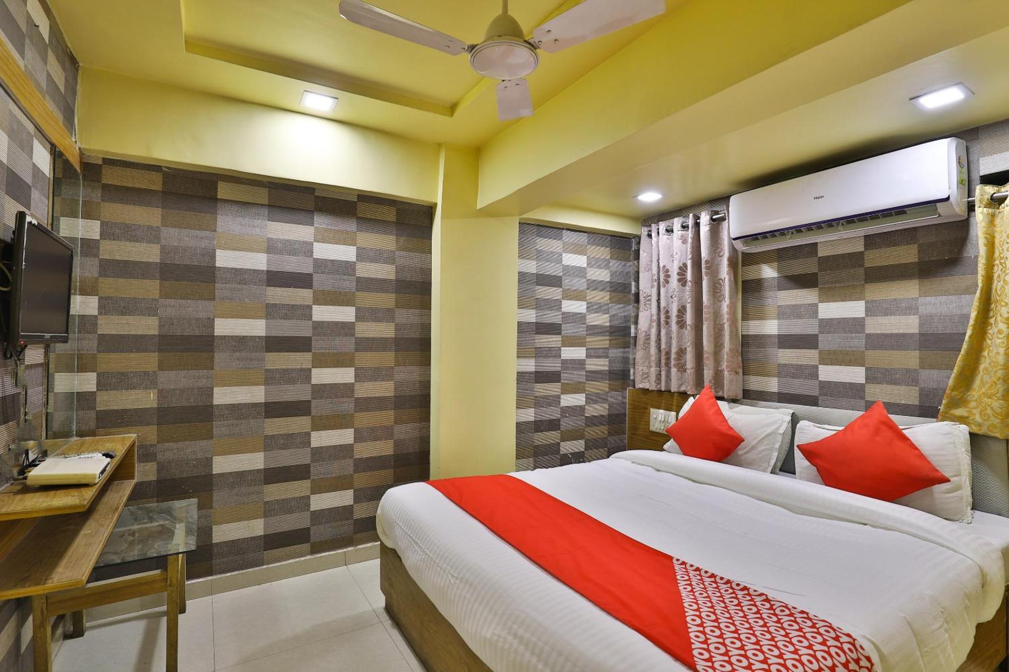 Spot On Hotel Shreeji Palace อาเมดาบัด ภายนอก รูปภาพ