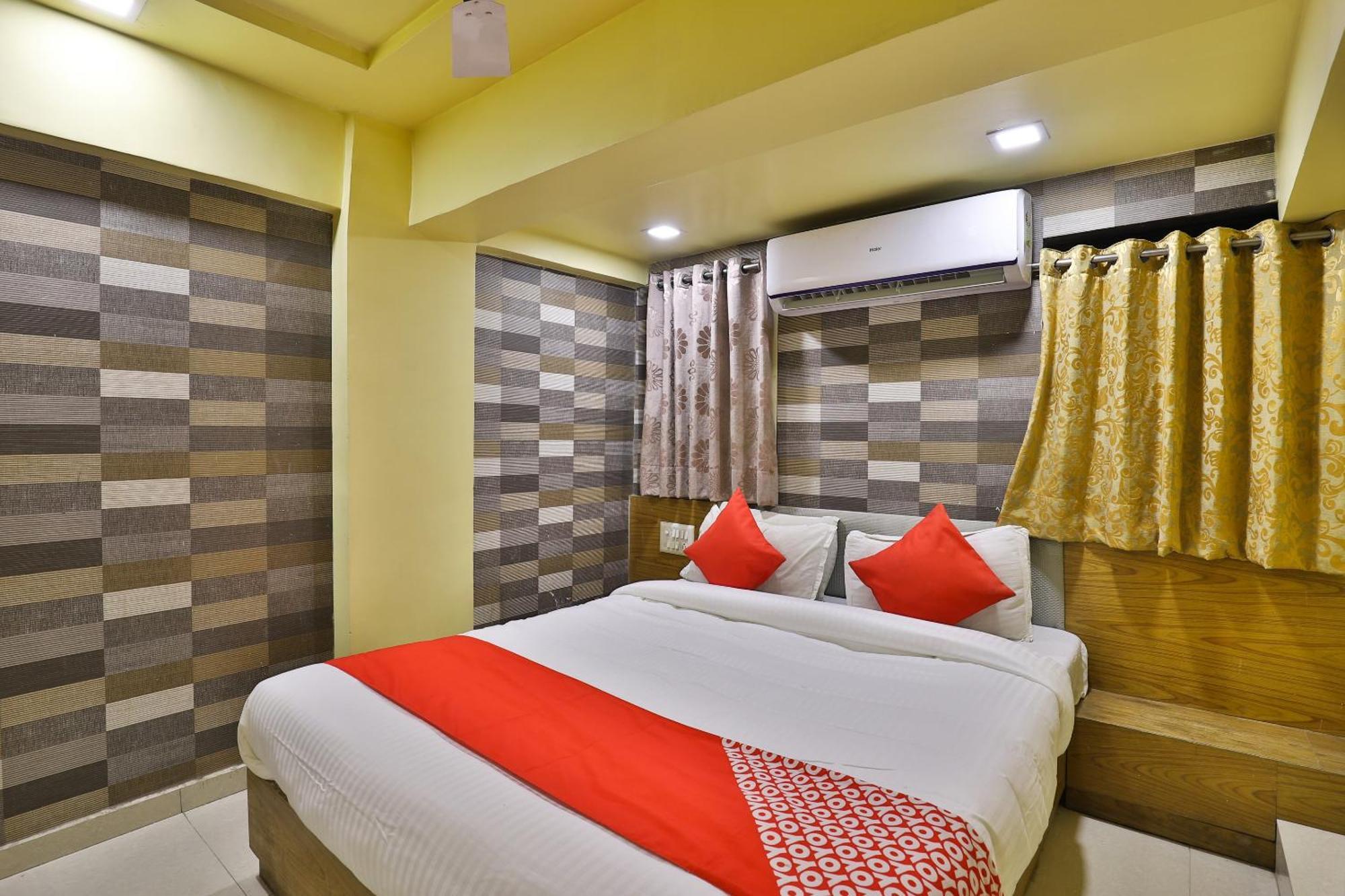 Spot On Hotel Shreeji Palace อาเมดาบัด ภายนอก รูปภาพ